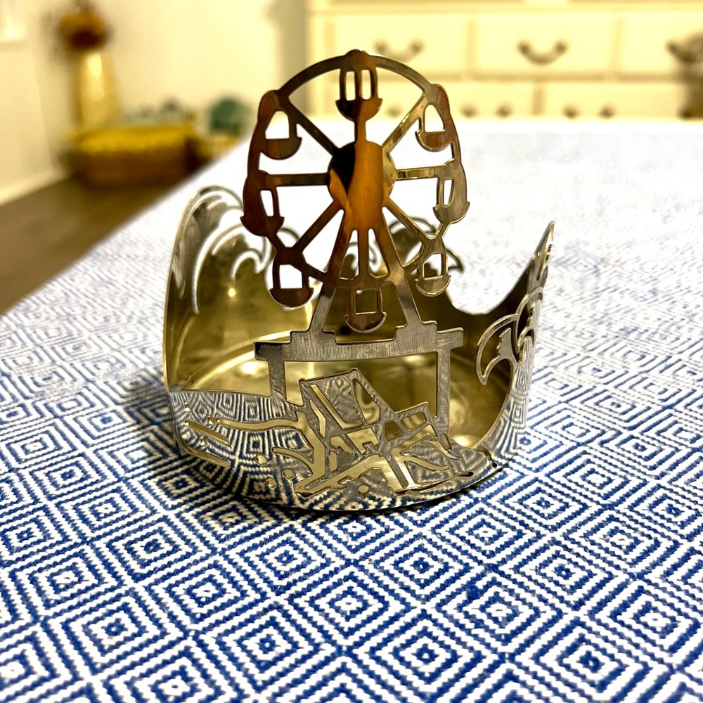 Yankee Candle Candle Holders‎ Two Ferris Wheel and cut out stand